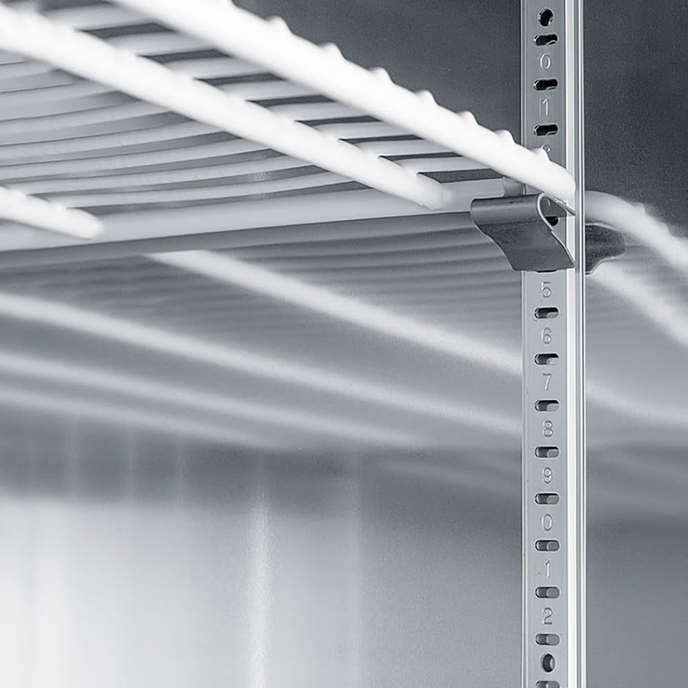 Accucold Extra shelf with four clips for 1-door reach-in units (ARG/S23/AFS23)