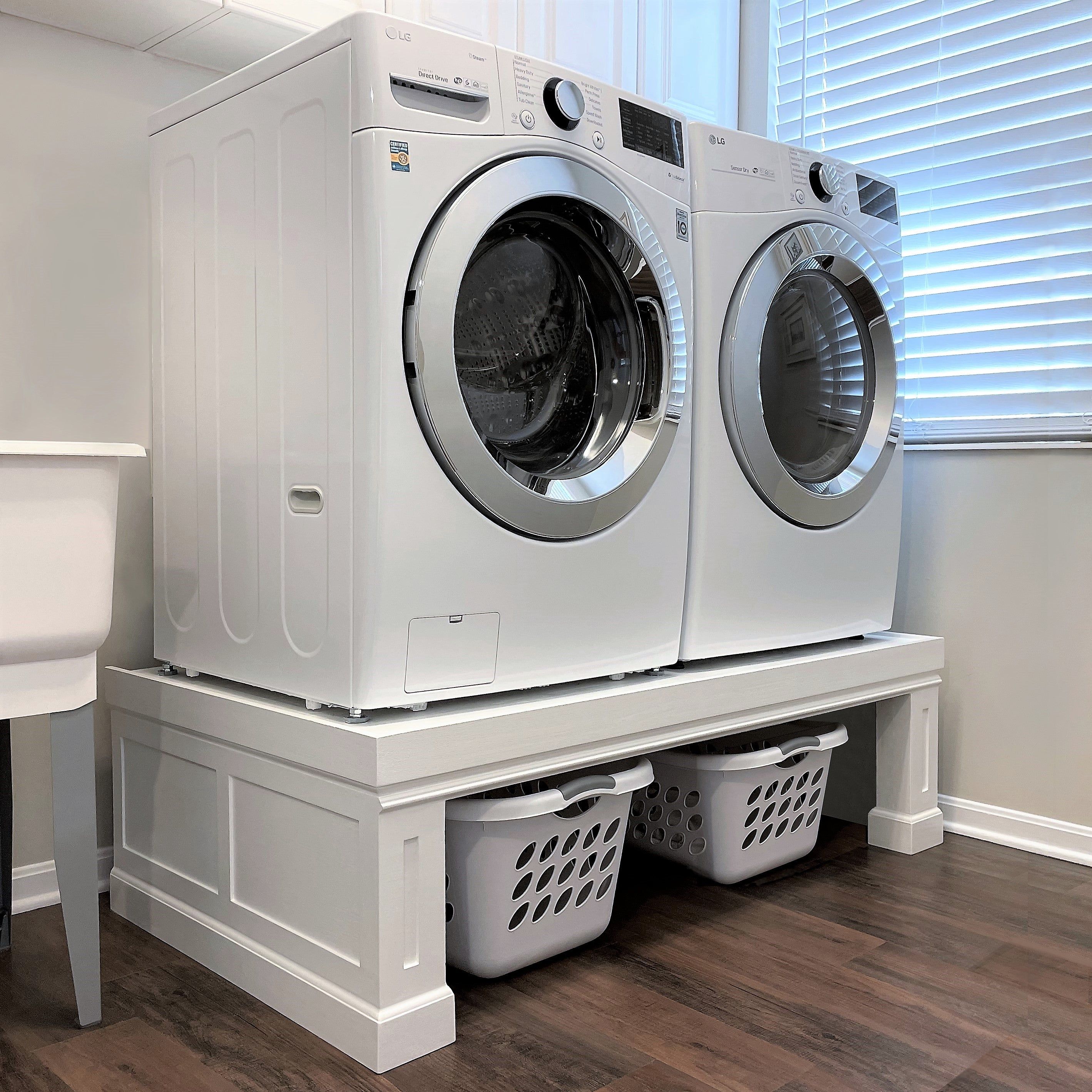 Pedestal to raise the height of combo washer/dryers SPWD2202W/SPWD2203P Main image