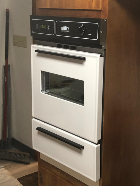 Accucold White gas wall oven with electronic ignition, digital clock/timer, and oven window; for cutouts 22 3/8" wide