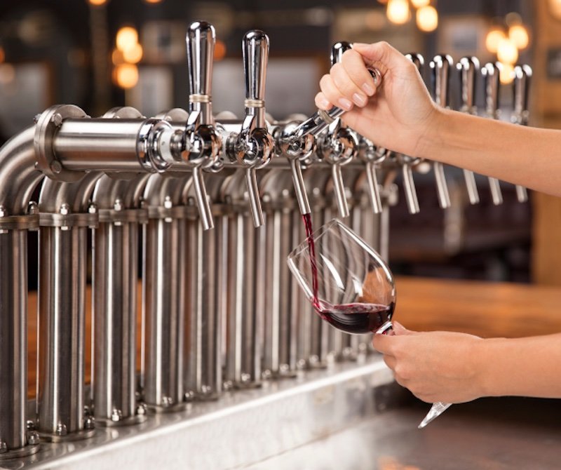 Tapping equipment for wine