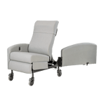Verō XL Care Cliner - arm open, tray removed