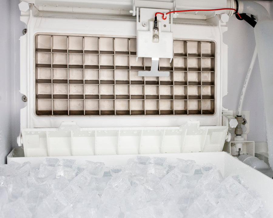 100 lb. Commercial Icemaker - Detail