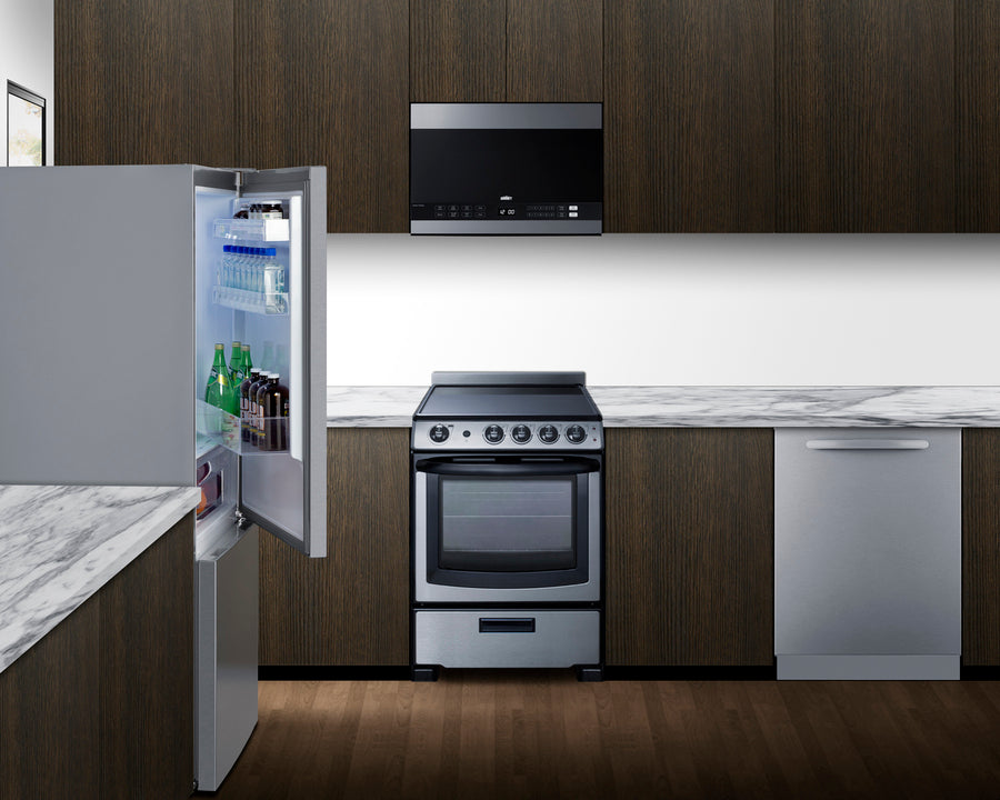 Accucold Bottom mount refrigerator-freezer (Model FFBF154SS)