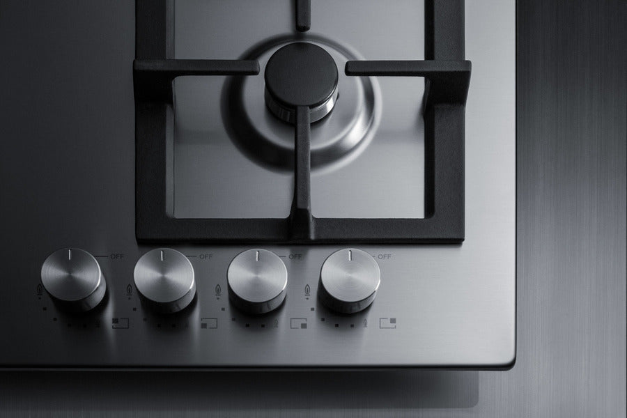 Accucold 4-burner gas cooktop made in Italy in stainless steel with cast iron grates