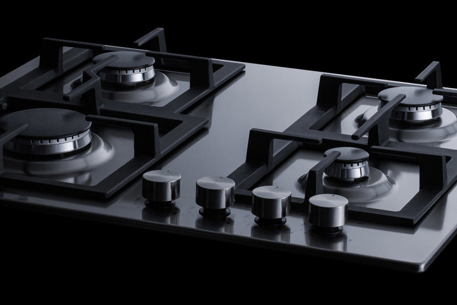 Accucold 4-burner gas cooktop made in Italy in stainless steel with cast iron grates