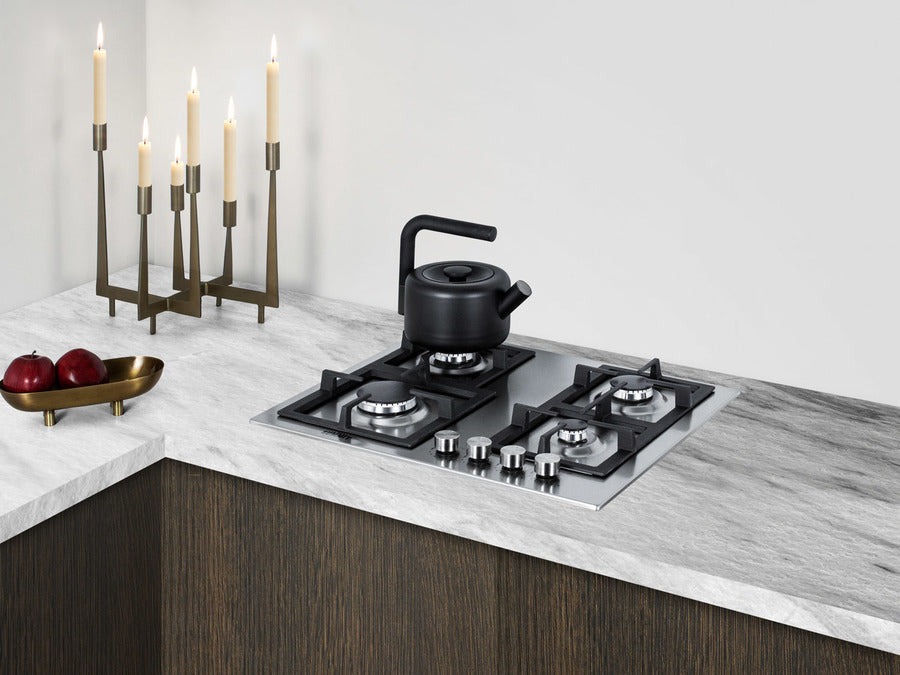 Accucold 4-burner gas cooktop made in Italy in stainless steel with cast iron grates