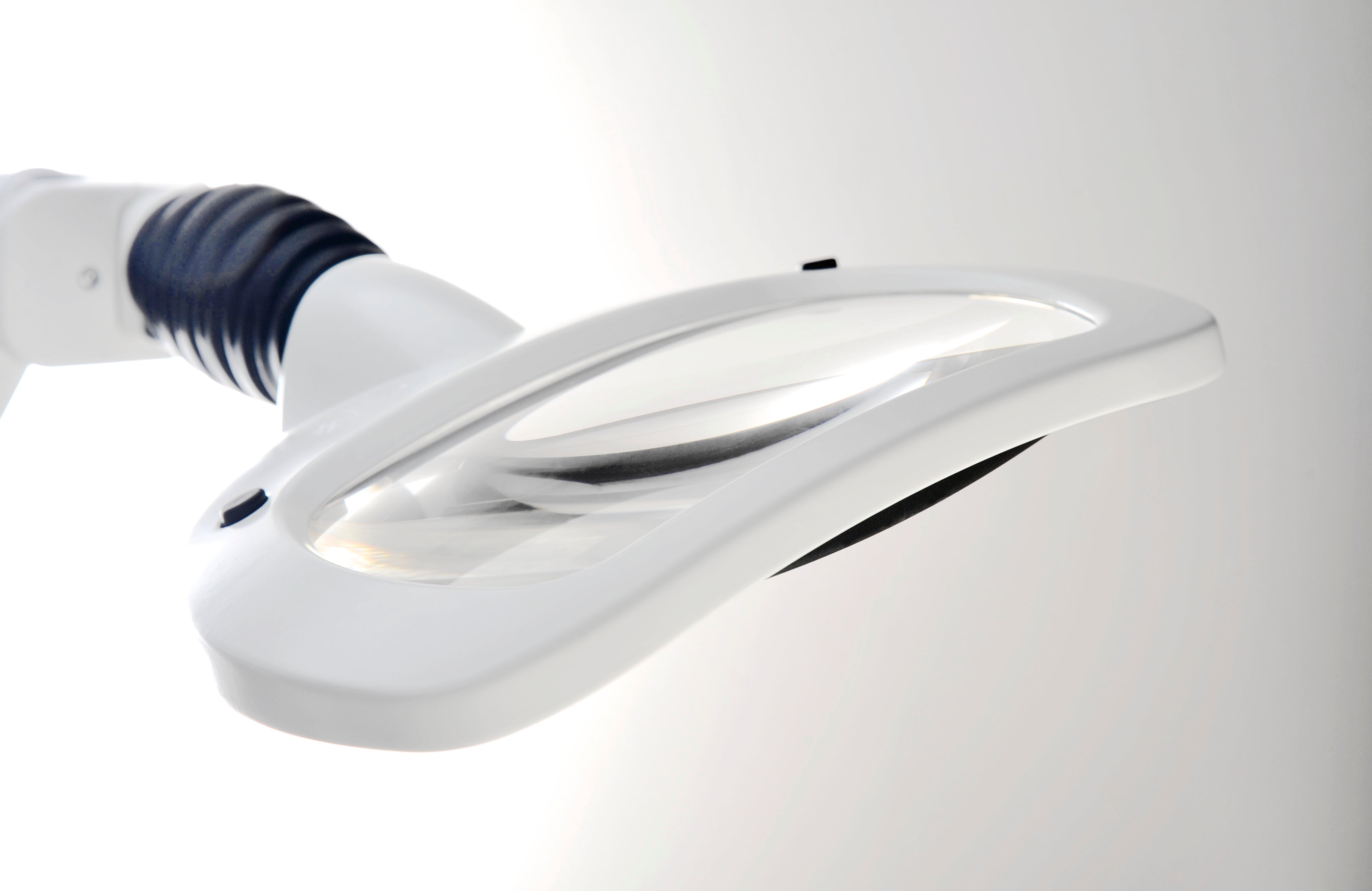 Wave® LED Magnifier